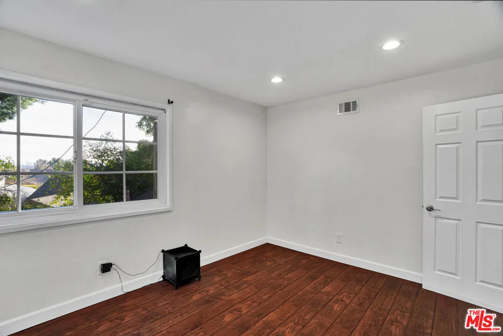 11158 Newcastle Avenue, Granada Hills, California 91344 home-pic-43